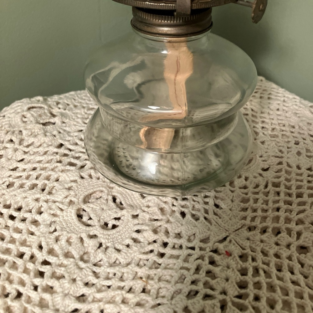 Lamplight Farms Clear Glass 14 6/8" Oil Lamp Vintage - Picture 7 of 9